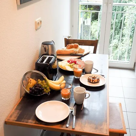 11201 Stilvolles Wg-zimmer In Frankfurt Hochst Lejlighed