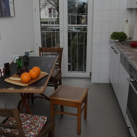 11201 Stilvolles Wg-zimmer In Frankfurt Hochst アパート フランクフルト